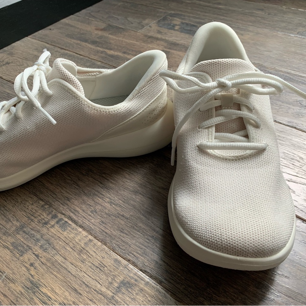 Kizik. Size 10. Womens Madrid Eco Knit. Marshmallow.